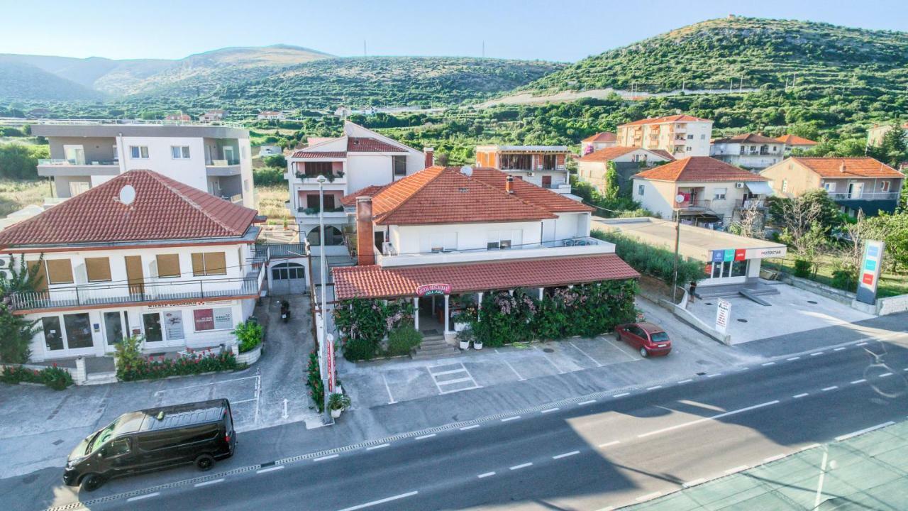 Hotel Trogirski Dvori Exterior photo